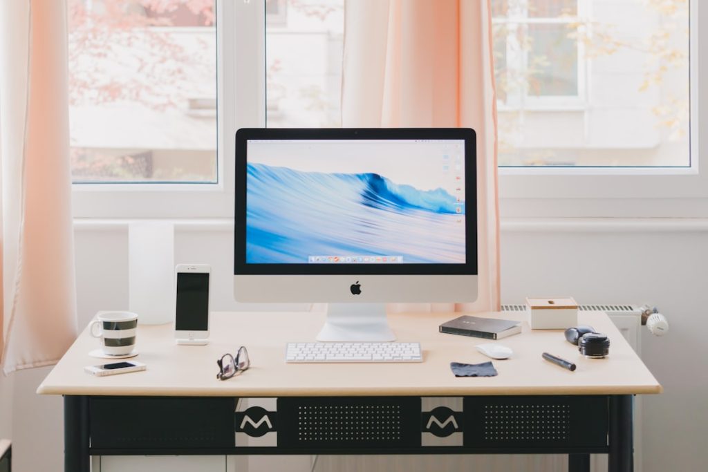 Photo Desk lamp with adjustable arms